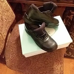 Apex  walking shoes